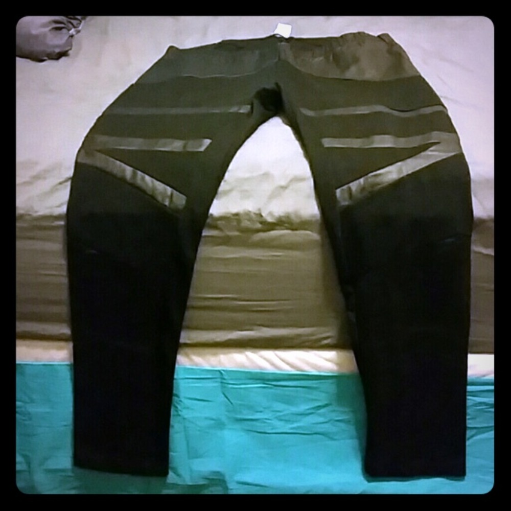 Venus leather like material pants Nwot